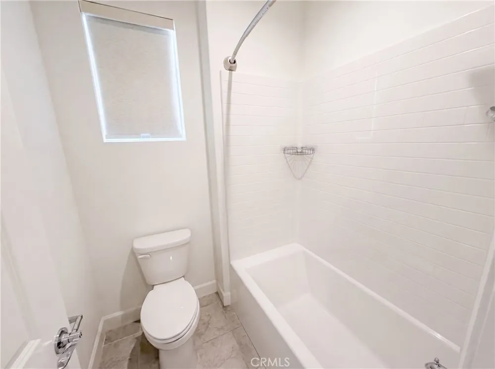 17698 Col Ranch Riverside, CA 92503