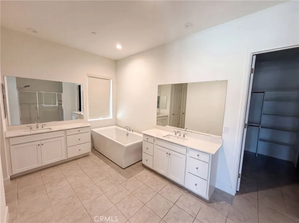 17698 Col Ranch Riverside, CA 92503