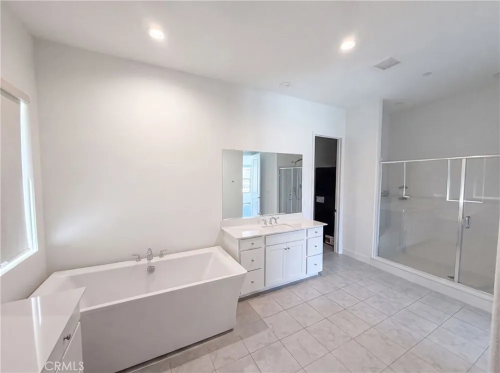 17698 Col Ranch Riverside, CA 92503