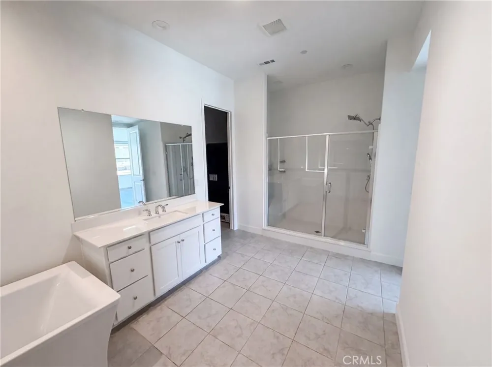 17698 Col Ranch Riverside, CA 92503