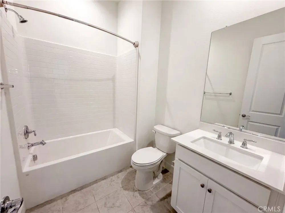 17698 Col Ranch Riverside, CA 92503