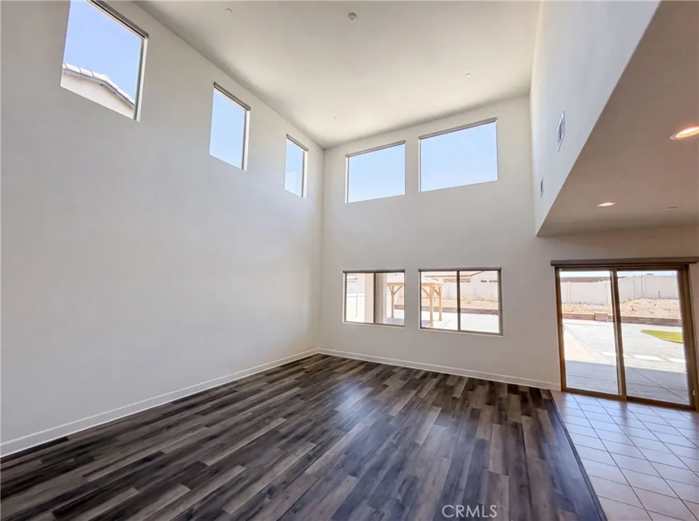 17698 Col Ranch Riverside, CA 92503