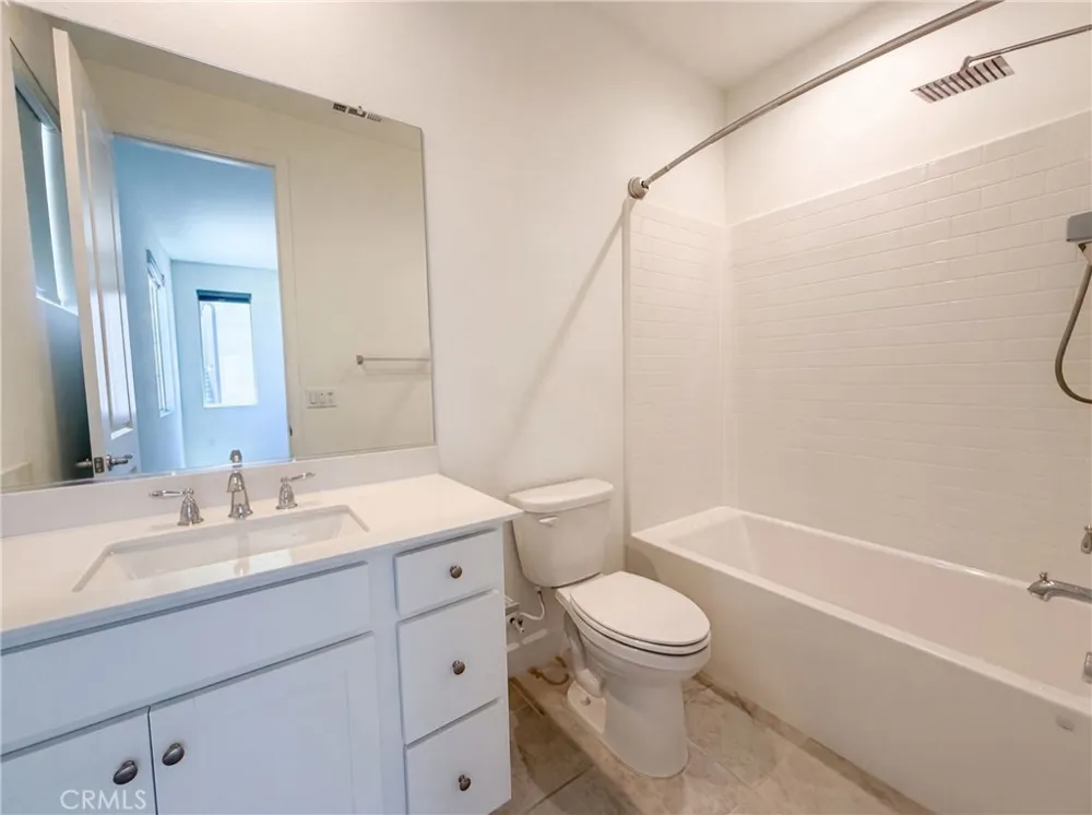 17698 Col Ranch Riverside, CA 92503