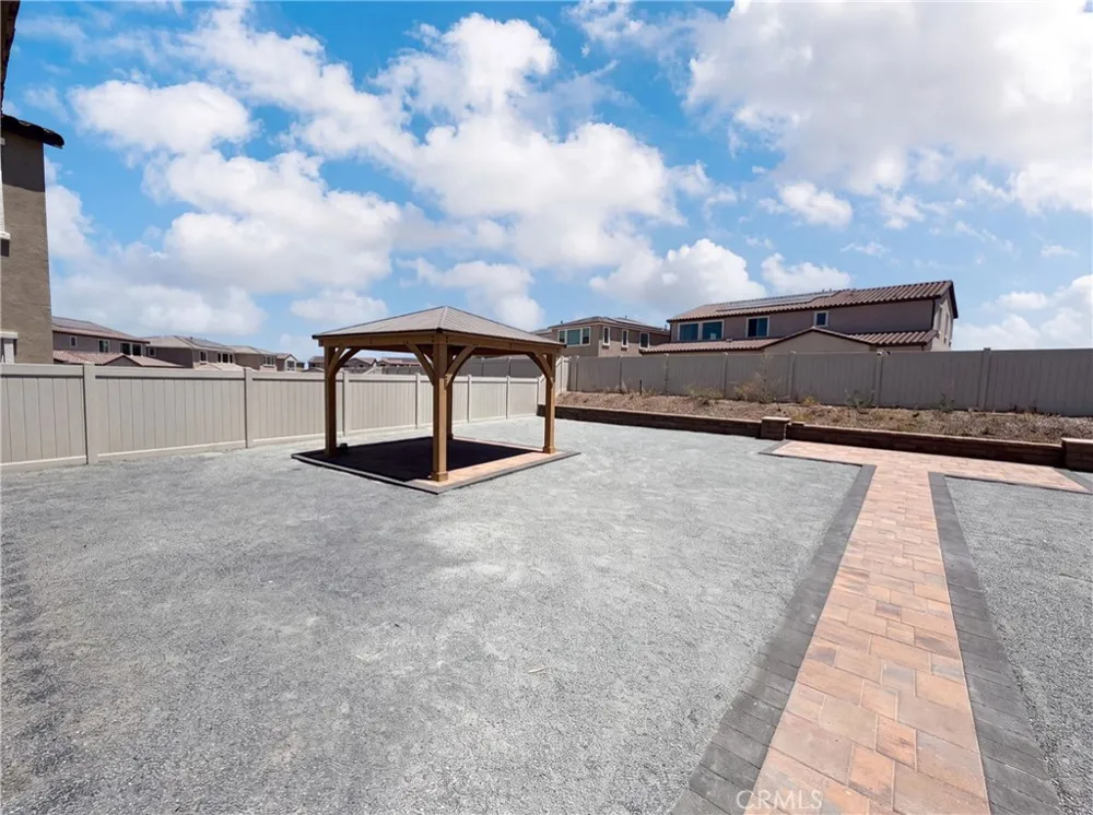 17698 Col Ranch Riverside, CA 92503