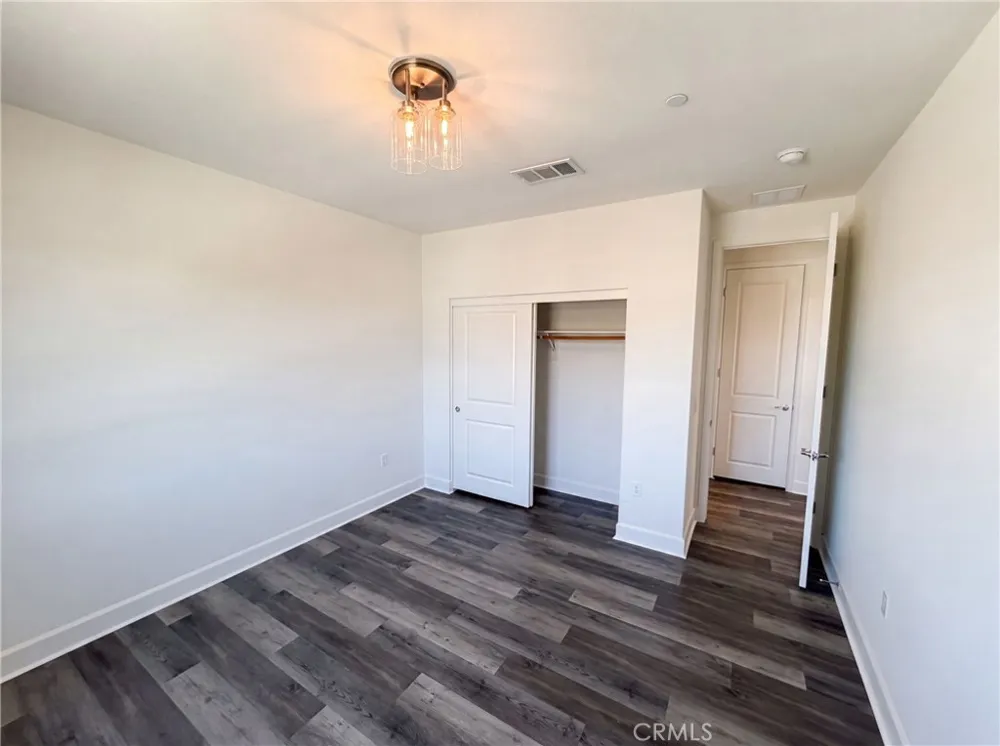 17698 Col Ranch Riverside, CA 92503