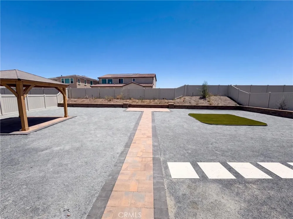 17698 Col Ranch Riverside, CA 92503