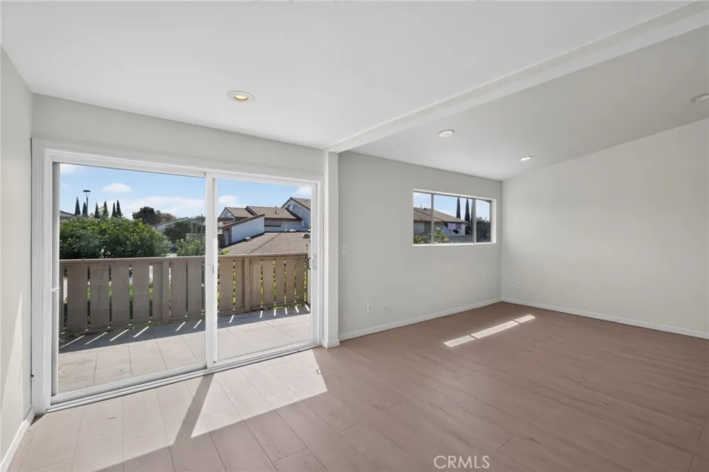 5130 W 1st #E Santa Ana, CA 92703