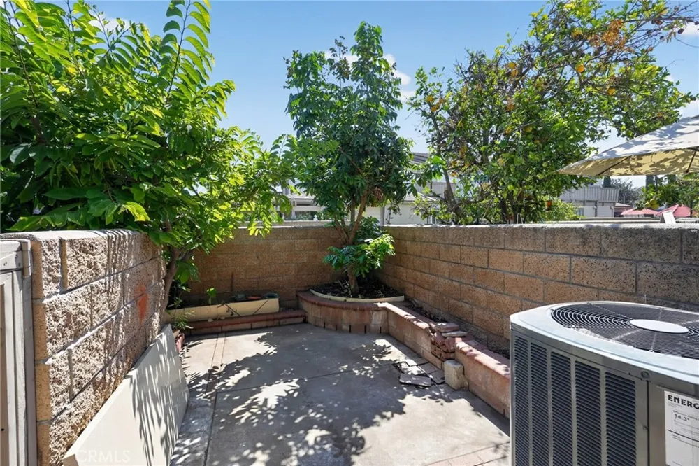5130 W 1st #E Santa Ana, CA 92703