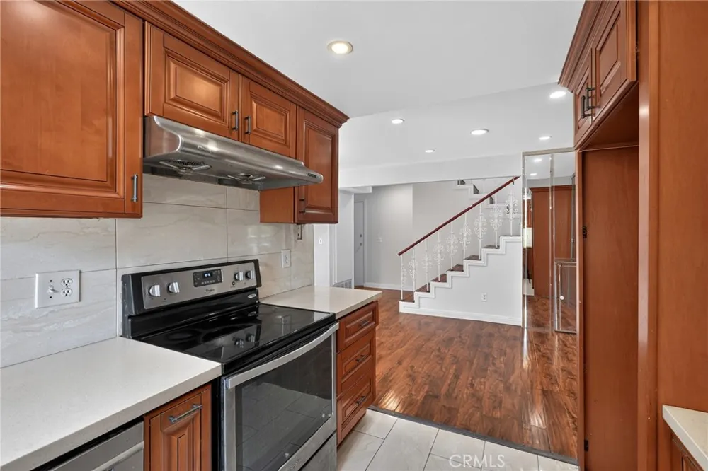 5130 W 1st #E Santa Ana, CA 92703