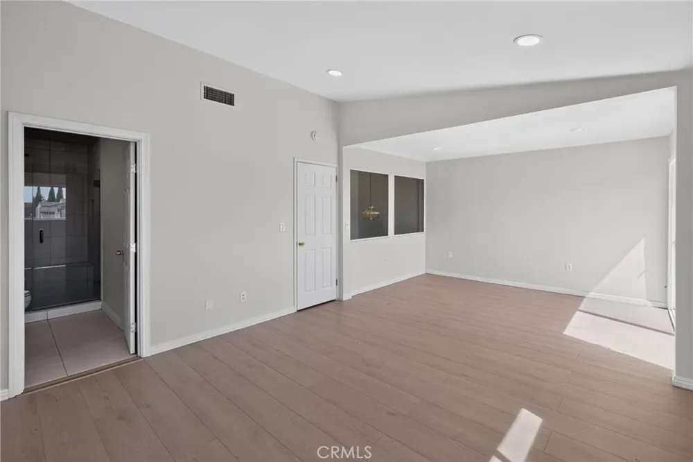 5130 W 1st #E Santa Ana, CA 92703