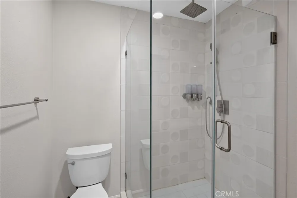 5130 W 1st #E Santa Ana, CA 92703