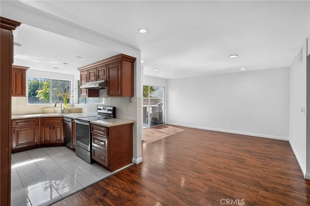 5130 W 1st #E Santa Ana, CA 92703