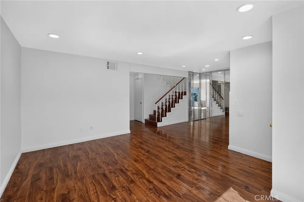 5130 W 1st #E Santa Ana, CA 92703