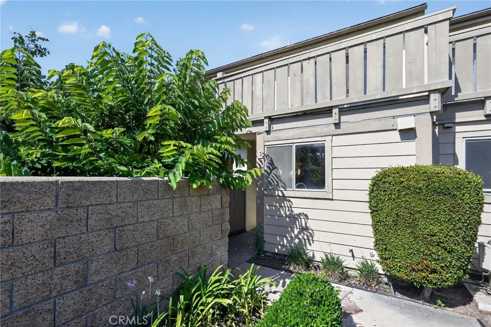 5130 W 1st #E Santa Ana, CA 92703