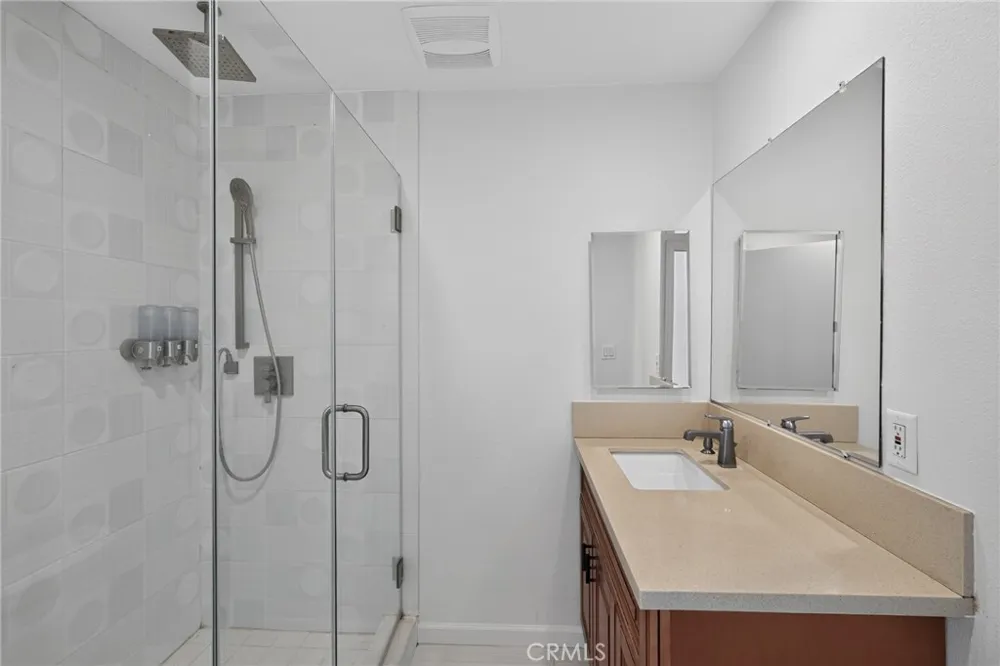5130 W 1st #E Santa Ana, CA 92703