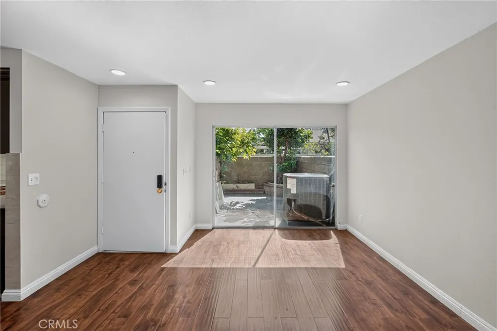 5130 W 1st #E Santa Ana, CA 92703