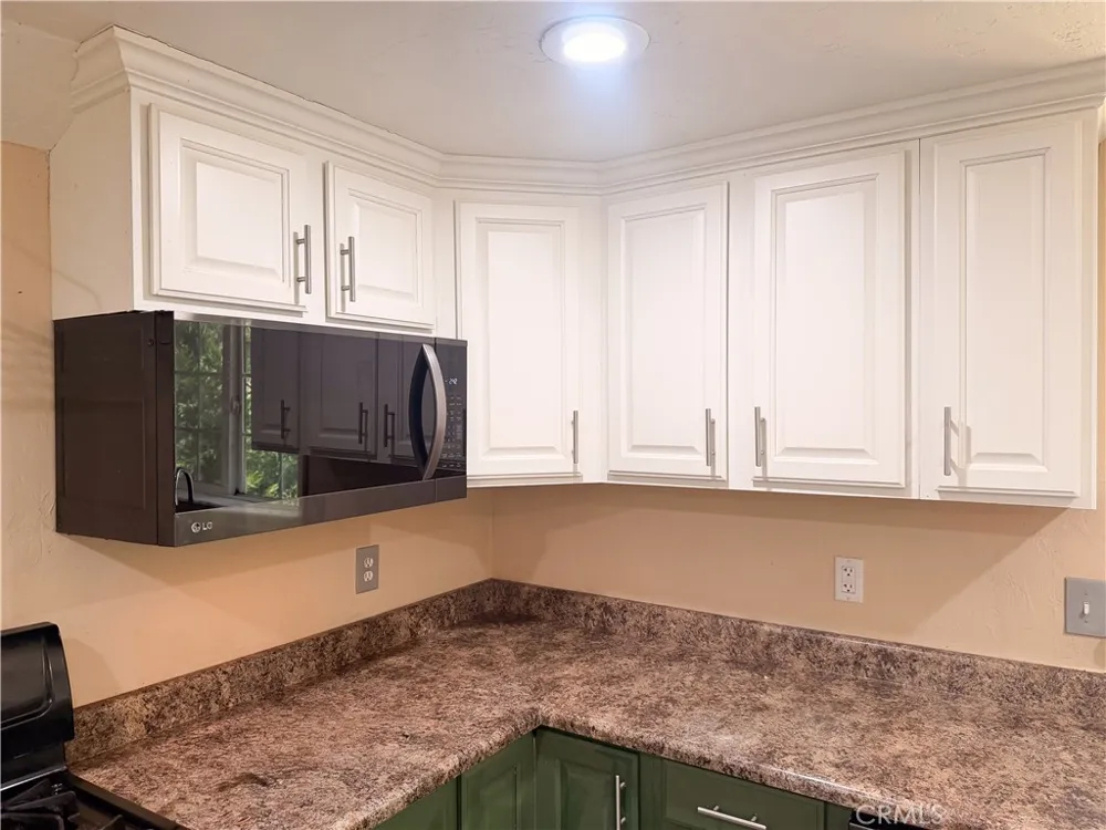 23655 Rocky Dell Crestline, CA 92325
