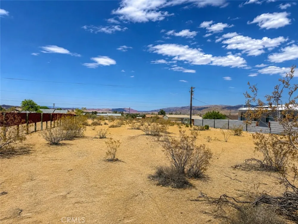 4837 Avenida Del Sol Joshua Tree, CA 92252
