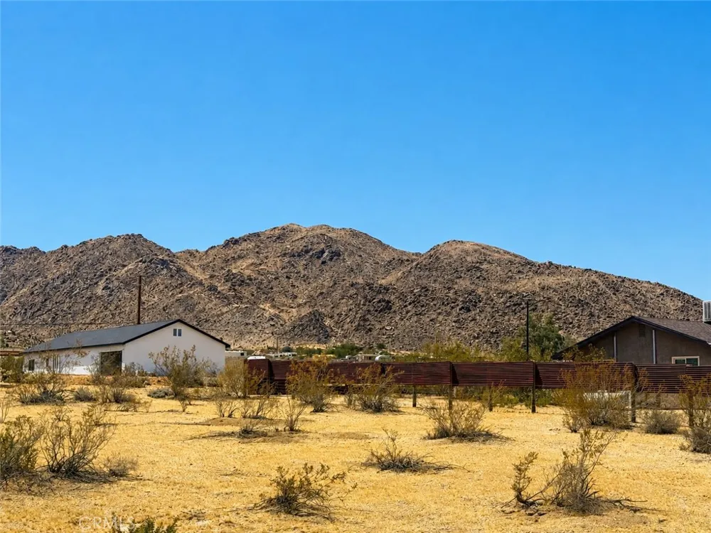 4837 Avenida Del Sol Joshua Tree, CA 92252