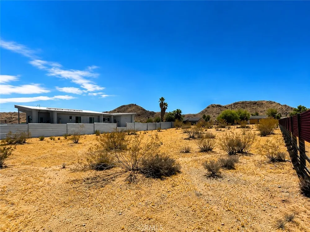 4837 Avenida Del Sol Joshua Tree, CA 92252