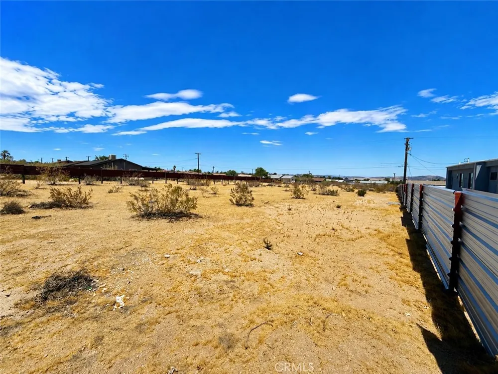 4837 Avenida Del Sol Joshua Tree, CA 92252
