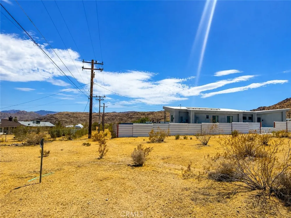 4837 Avenida Del Sol Joshua Tree, CA 92252