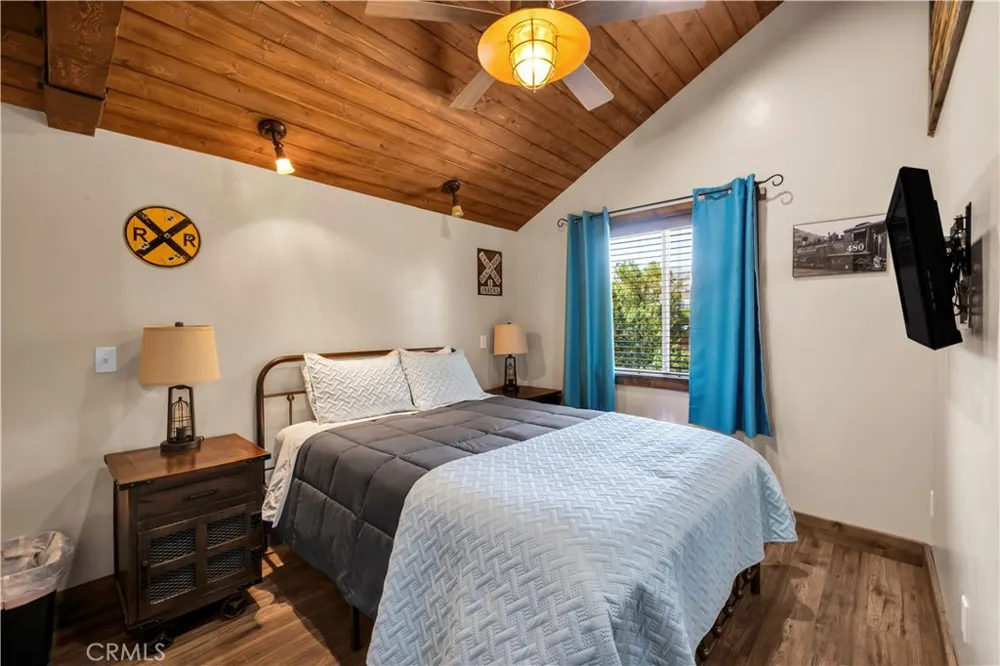 48869 Paradise Avenue Morongo Valley, CA 92256