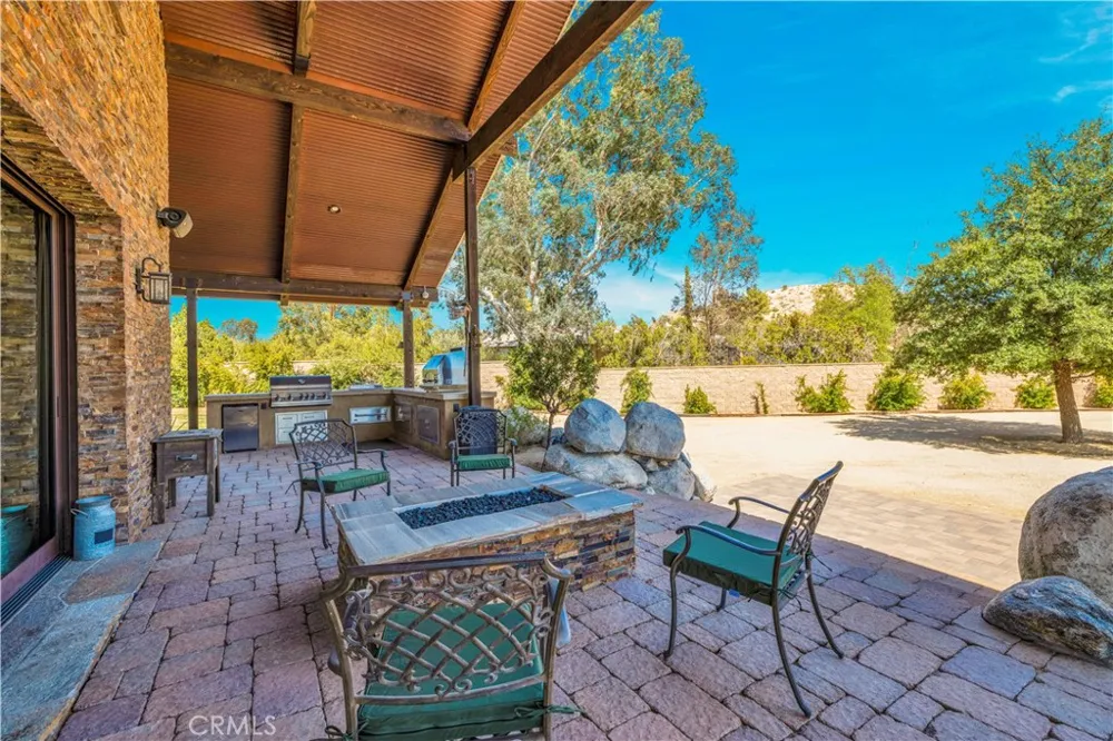 48869 Paradise Avenue Morongo Valley, CA 92256