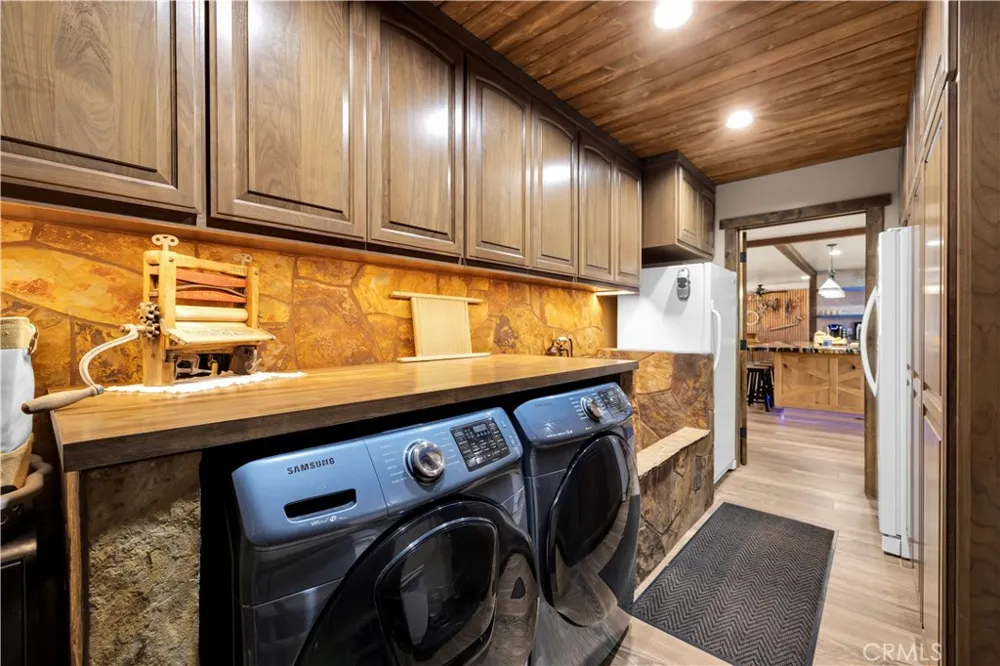 48869 Paradise Avenue Morongo Valley, CA 92256