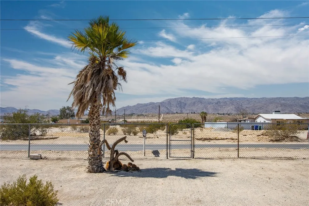 73292 Raymond Way 29 Palms, CA 92277