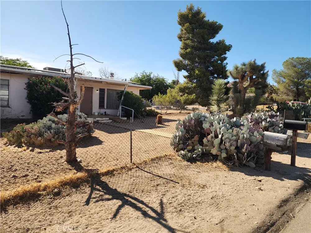 7791 Mariposa Trail Yucca Valley, CA 92284