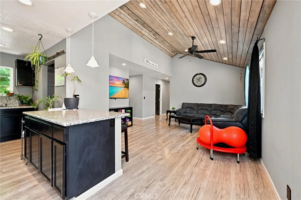 9645 Lee Upper Lake, CA 95485