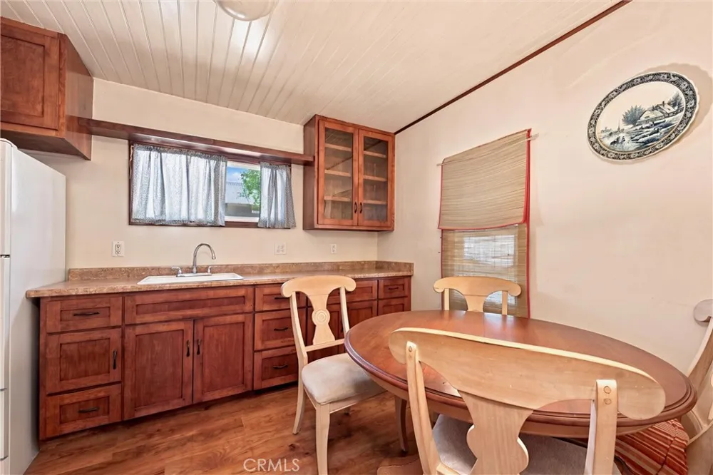 9645 Lee Upper Lake, CA 95485