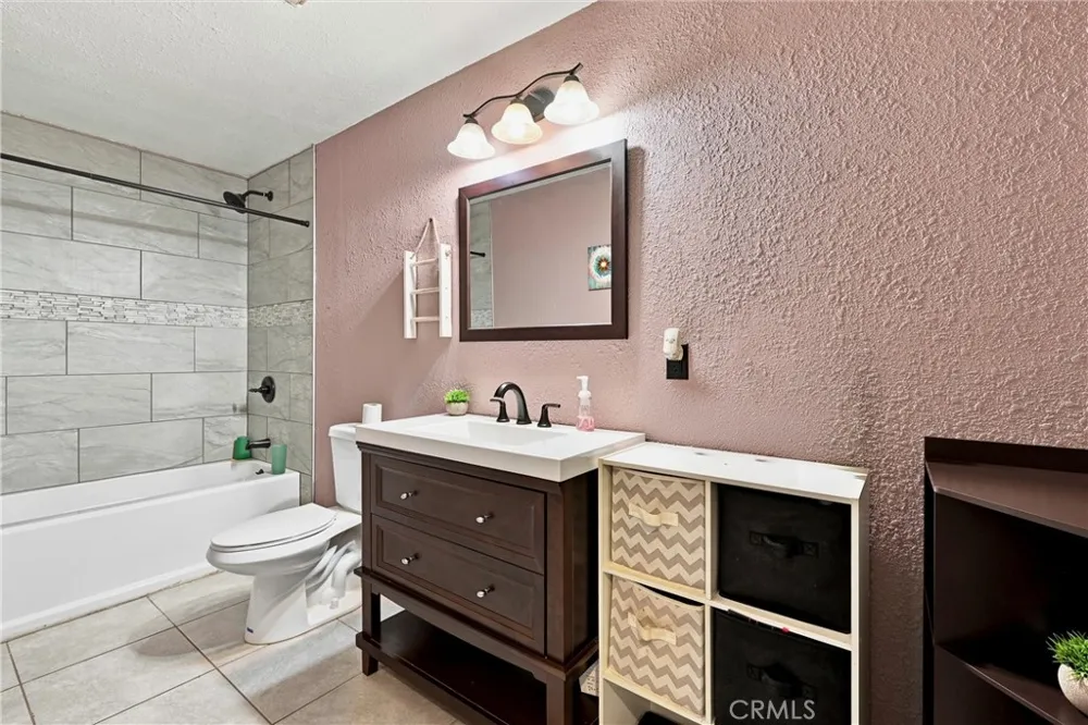 9645 Lee Upper Lake, CA 95485