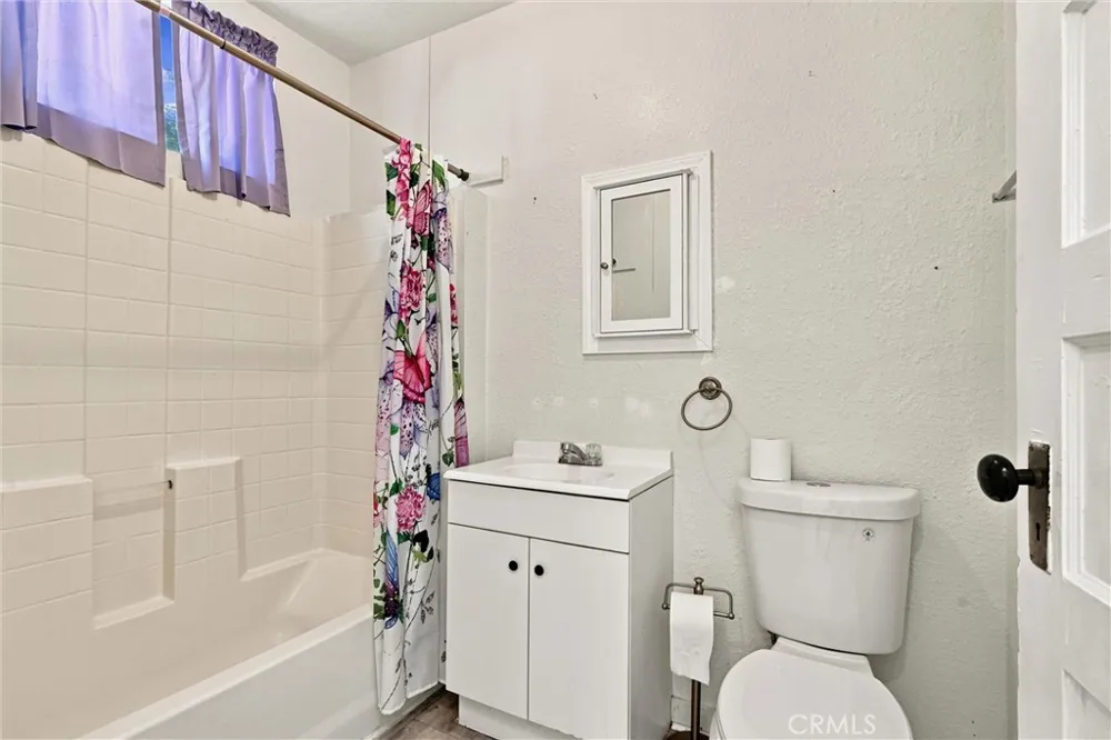 9645 Lee Upper Lake, CA 95485