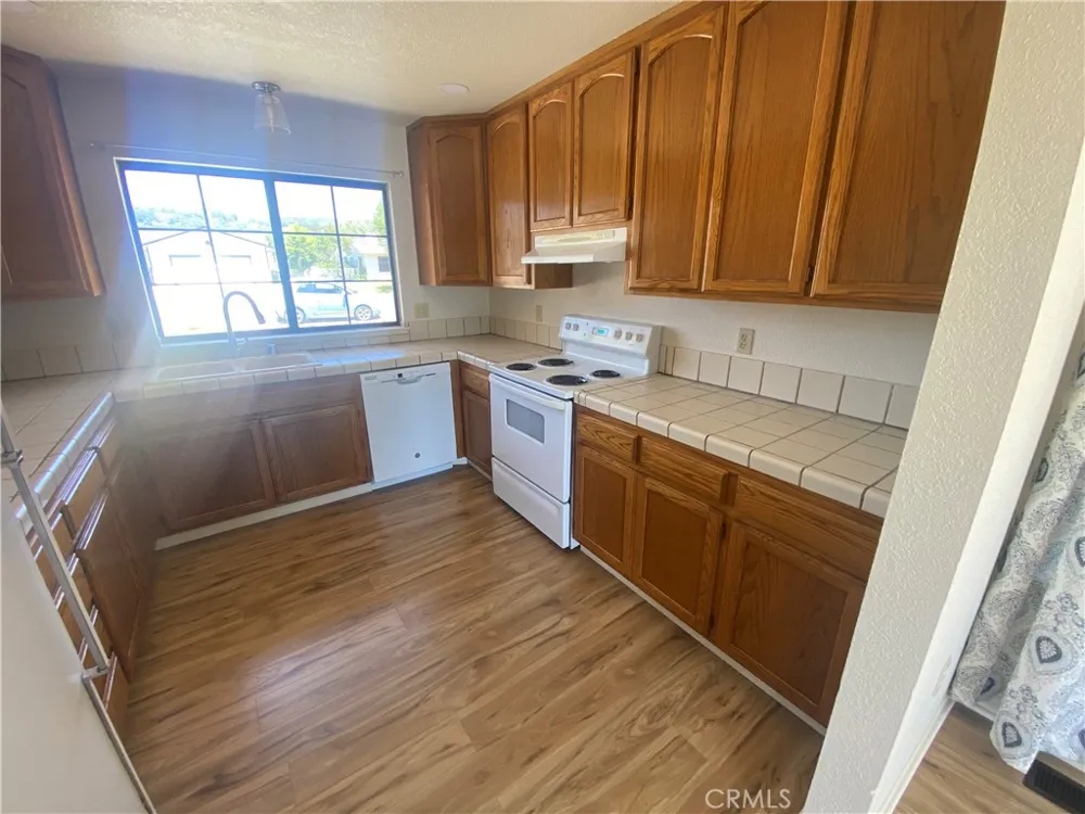 19491 Mountain Meadow S Hidden Valley Lake, CA 95467