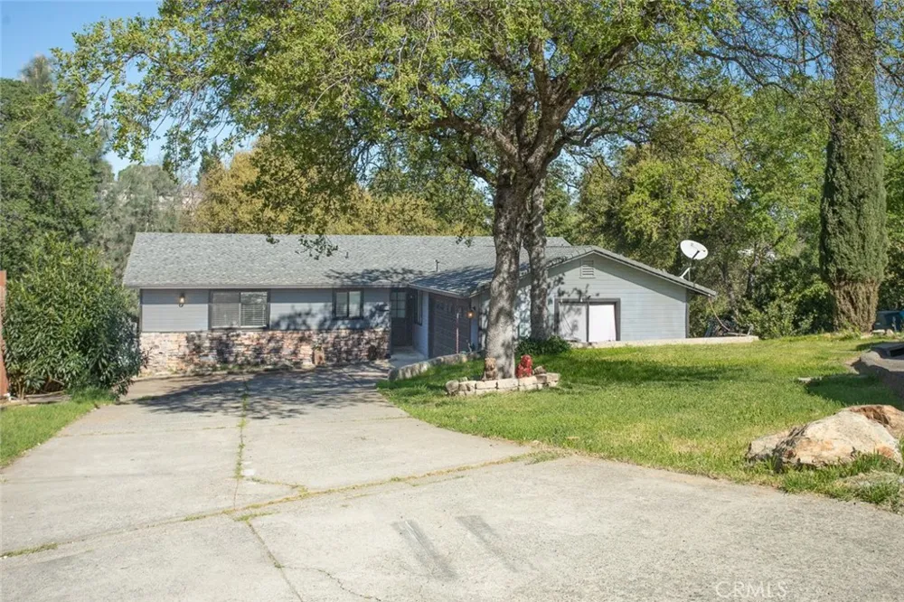 11 Cove Court Oroville, CA 95966