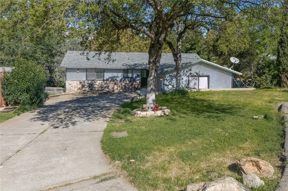 11 Cove Court Oroville, CA 95966
