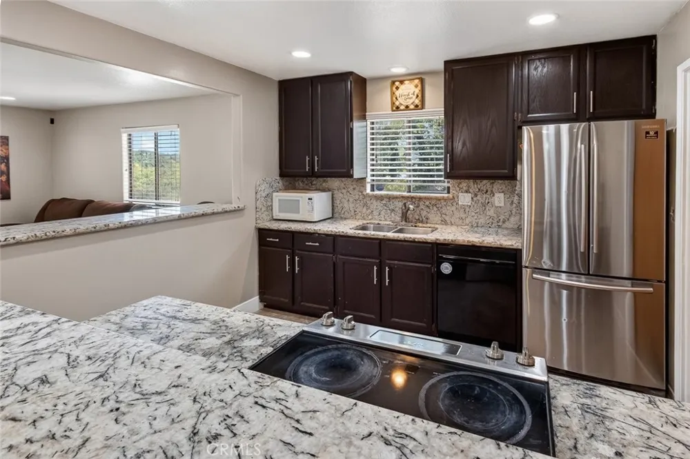 11 Cove Court Oroville, CA 95966