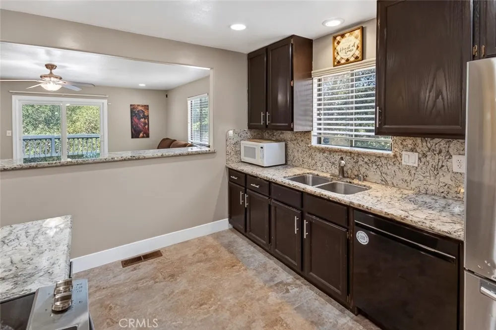 11 Cove Court Oroville, CA 95966
