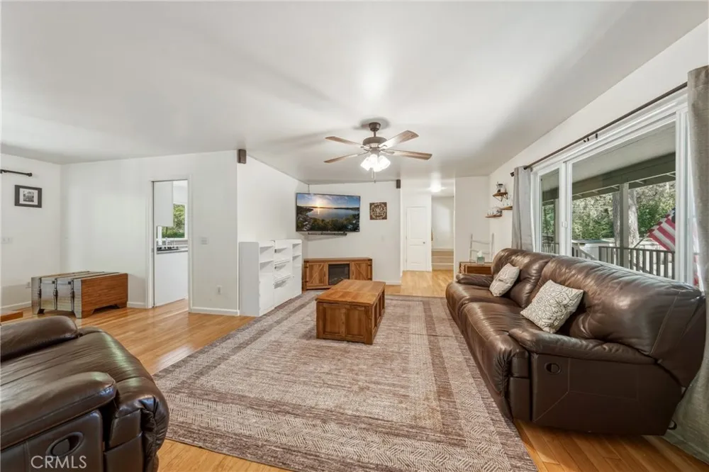 9945 Meadow Cobb, CA 95426