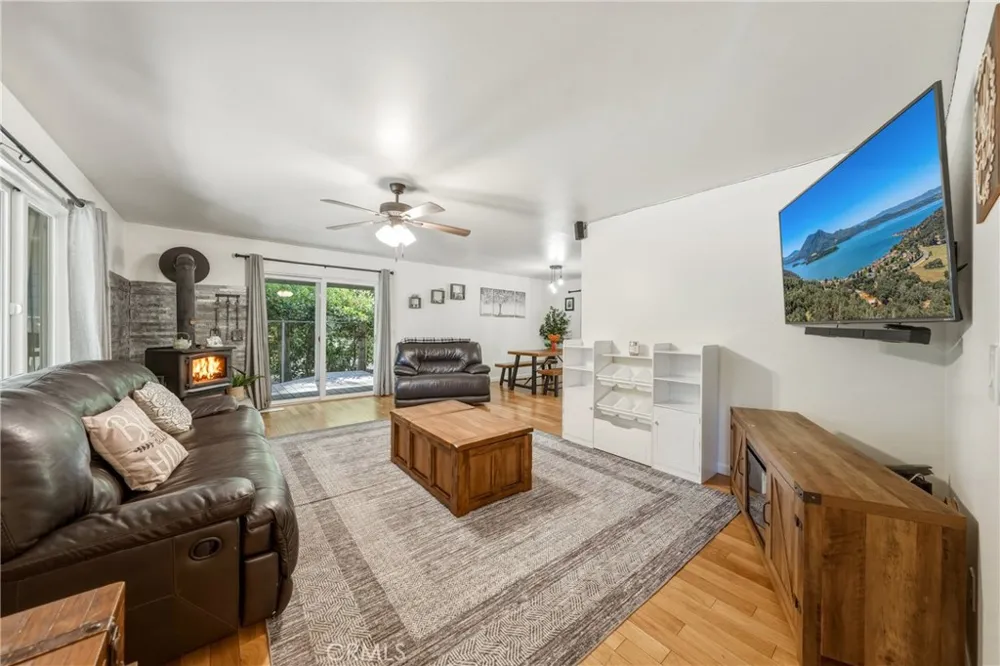 9945 Meadow Cobb, CA 95426