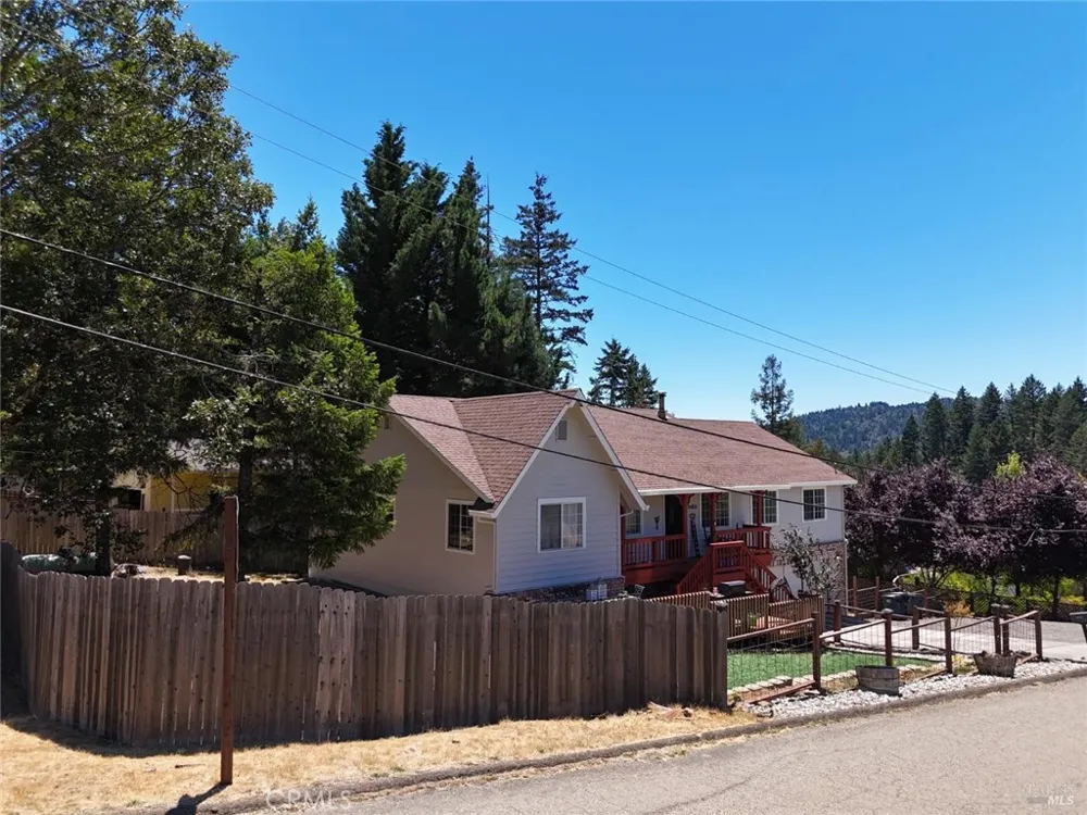 26851 Hawk Drive Willits, CA 95490