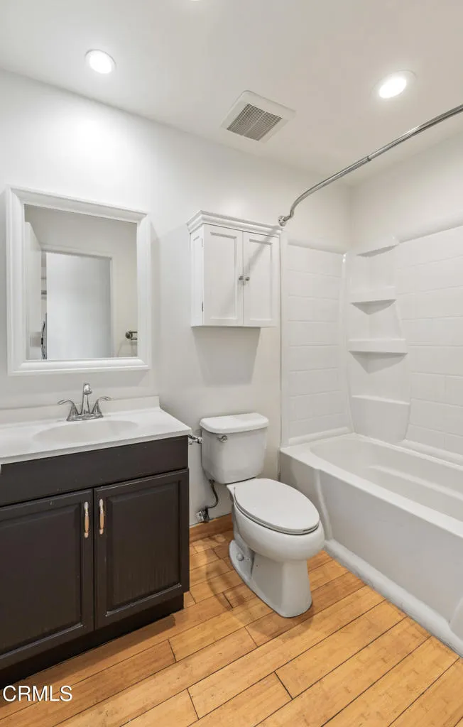 976 Miramonte Drive #4 Santa Barbara, CA 93109