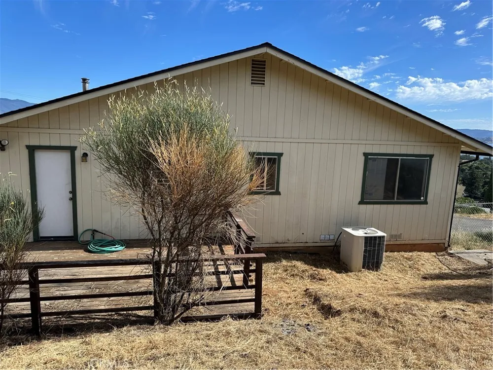 7172 Plumas Nice, CA 95464
