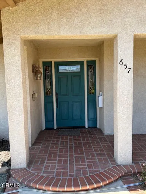 657 Dana Drive Santa Paula, CA 93060
