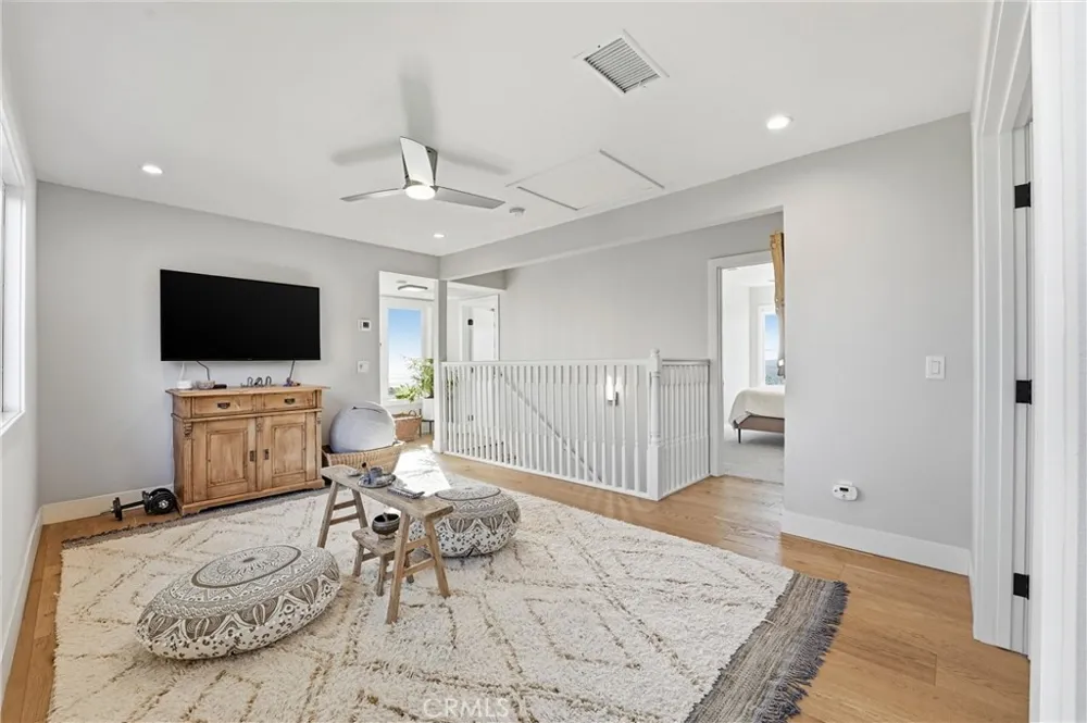 3078 Zell Laguna Beach, CA 92651