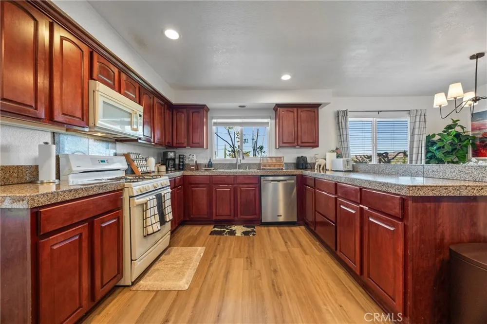 7433 Fairway Yucca Valley, CA 92284