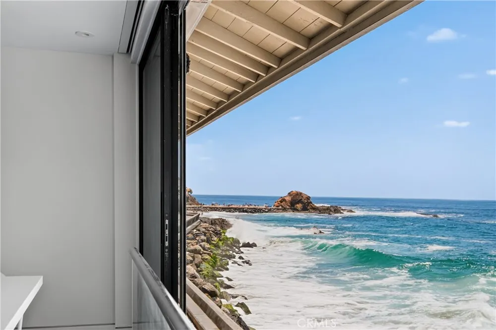 102 Blue Lagoon Laguna Beach, CA 92651