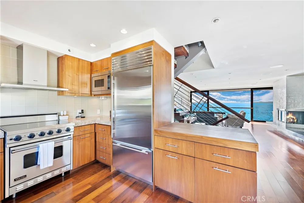 102 Blue Lagoon Laguna Beach, CA 92651